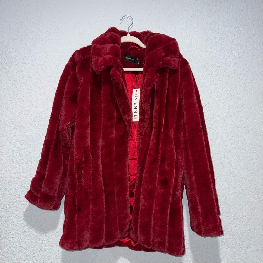 MINKPINK Kimora Dark Red Faux Fur Coat Jacket S Cozy
Glam Old Money Regencycore - Picture 2 of 5